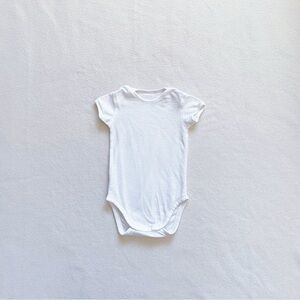 5/$18 Uniqlo Baby Mesh Cotton Short Sleeve Bodysuit Unisex Onsie White 18-24M